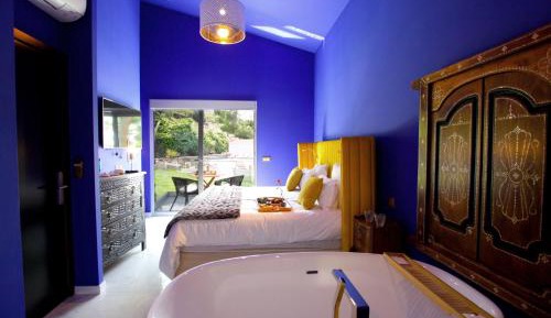 Deluxe Suite with Sea View