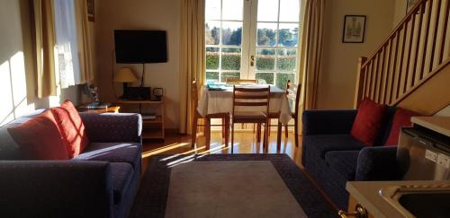 Two-Bedroom Cottage - Lady Esther