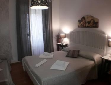 Triple Room with Landmark view