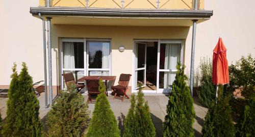 One-Bedroom Apartment with Terrace