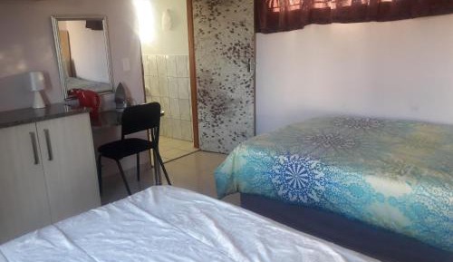 Deluxe Double Room (2 Adults + 1 Child)