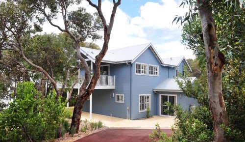 Five-Bedroom Holiday Home