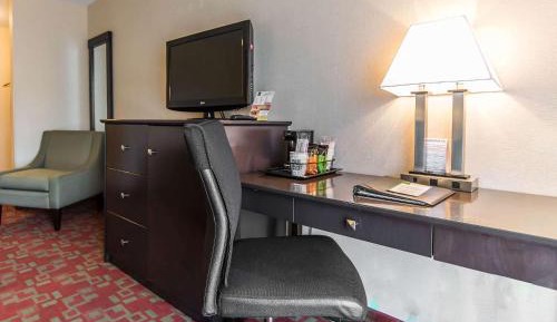 Queen Room with Two Queen Beds and Sofa Bed - Non-Smoking