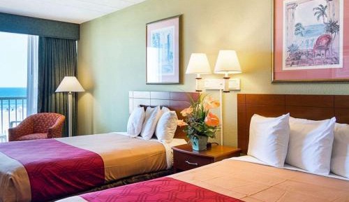 Two double beds - Ocean Front - Private Balcony 