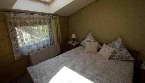 Family Room (2 Adults + 2 Children)