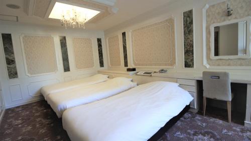 Triple room with Extra Bed - Non Smoking 