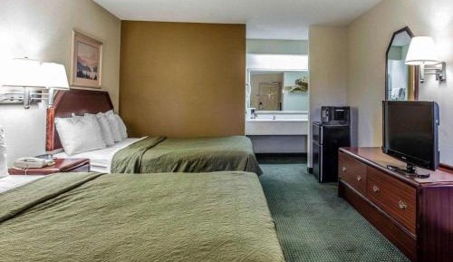 Queen Room with Two Queen Beds - Non-Smoking