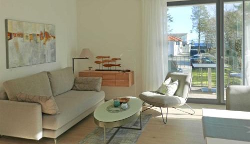 Two-Bedroom Apartment with Balcony and Sea View