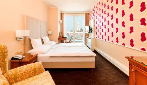 Double Room with St. Stephen's Cathedral View