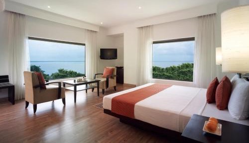 Deluxe Suite Including One-Way Airport Transfer