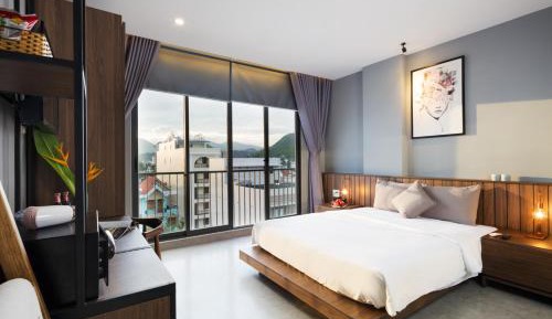 Grand Room with City View, 01 King Bed