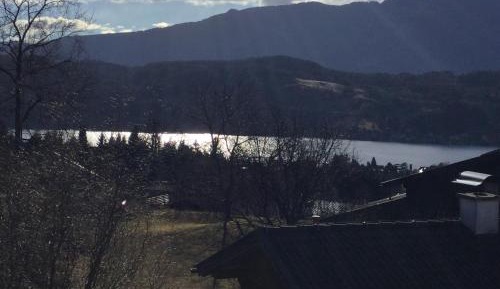 Apartment with Lake View