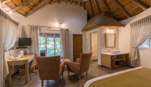 Twin Room Rondavel with Garden View