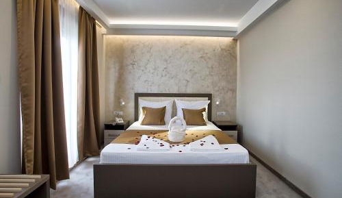 Deluxe Double Room with Shower