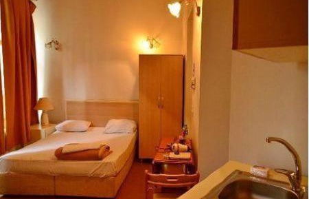Studio (2 Adults)