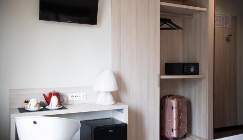Twin Room with Balcony and Garden View