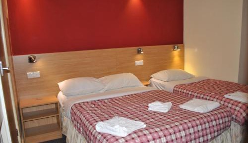 Triple Room with private toilet and shower