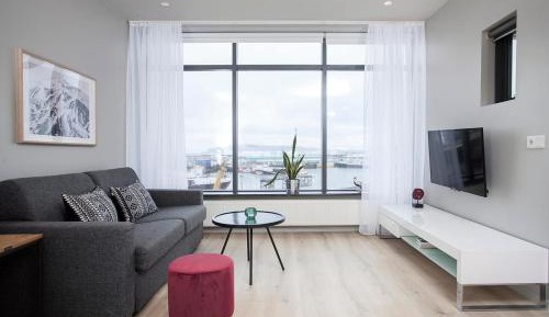 Premium Sea view Apartment with balcony - free parking