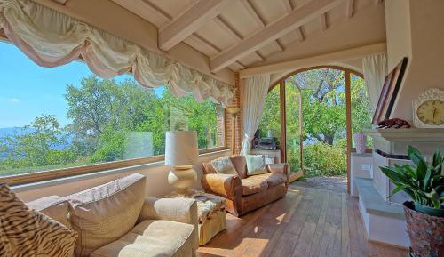 One-Bedroom Country House