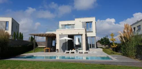 Villa with Sea View