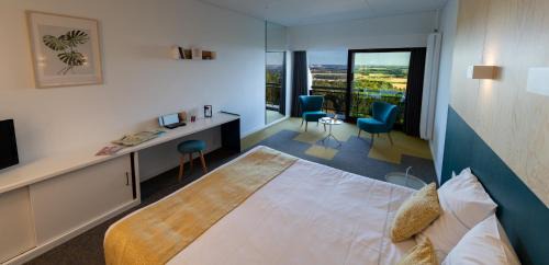 Queen Room with Balcony