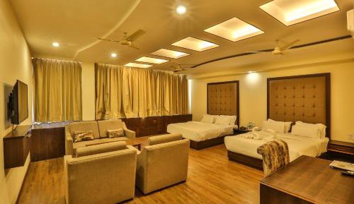 Deluxe Family Suite