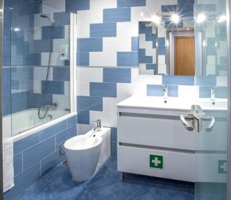 Double Room with Private Bathroom - Second Floor
