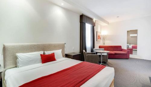 Deluxe King Spa Room