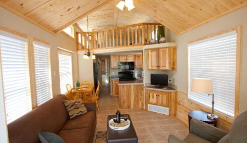 One-Bedroom Cottage with Loft
