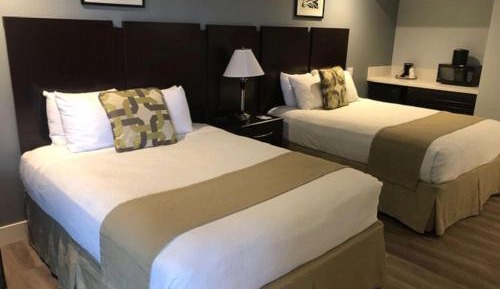 Queen Room with Two Queen Beds - Non-Smoking