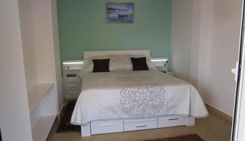 Private Entrance One-Bedroom Apartment with Sea View and Terrace