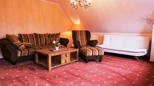 Large Apartment (2-5 Adults)