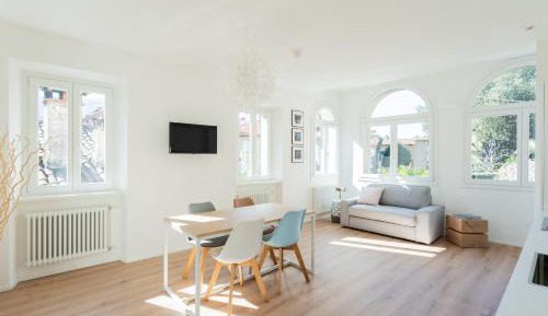 Apartment with Garden View