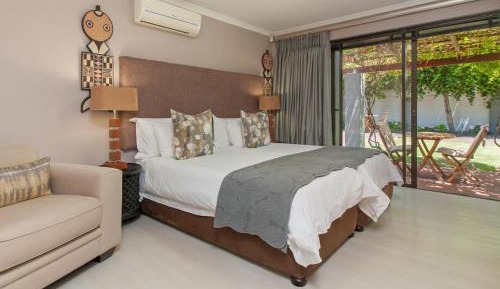 Standard Twin Room with Garden View