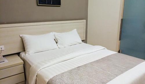 Superior Queen Room without Window