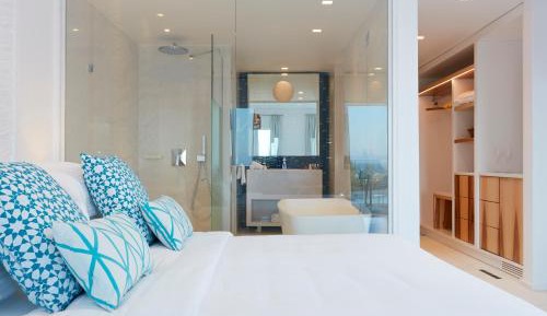 Thalassa Suite with Private Hot Tub