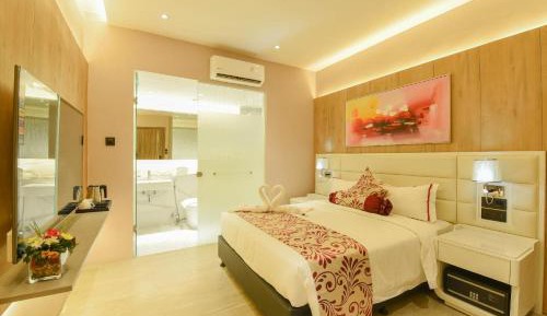 Standard Queen Room (no window)