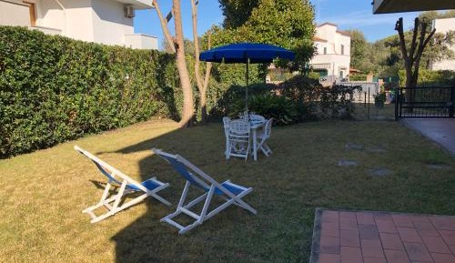 Apartment with Garden View