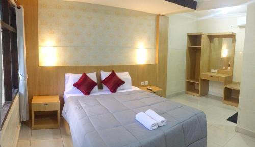 Double Room with Pool View