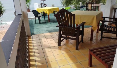 Luxury One-Bedroom Apartment with Sea view Balcony
