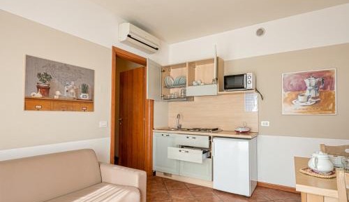 Economy One-Bedroom Apartment (3 Adults)