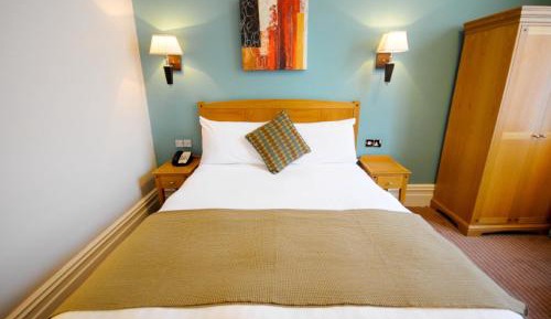 Compact Double Room with Air Conditioning