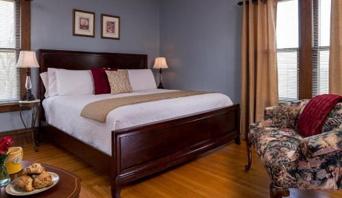 King Suite with Spa Bath