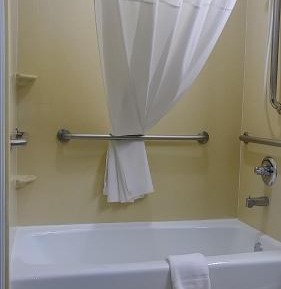 Queen Studio Suite - Mobility Access/Non-Smoking