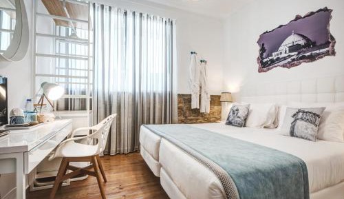 Standard Twin Room with Shared Bathroom
