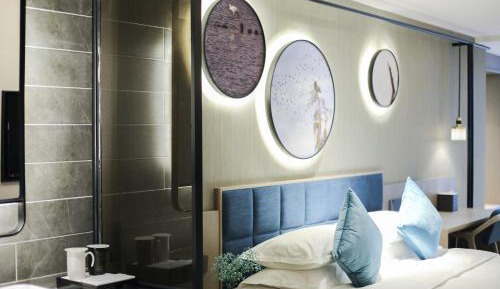 Core-Style Double Bed Room