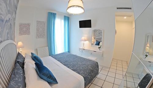 Double Room with Balcony and Sea View