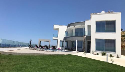 Deluxe Villa