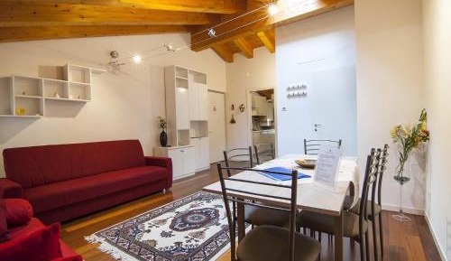 Two-Bedroom Apartment -Via Scarsellini n. 23
