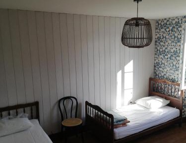 Economy Triple Room with Shared Bathroom